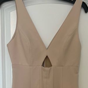 Alice +Olivia sexy summer dress. True to size, w/lining and stretch.